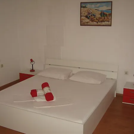Nevera Apartments Pasman,Banj Banj